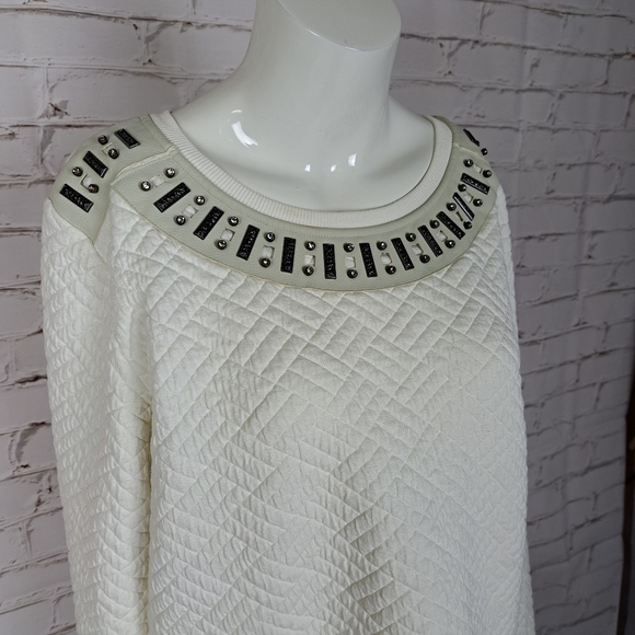 𝅺MAISON Scotch Quilted Embellished Neck Sweater - Picture 4 of 16